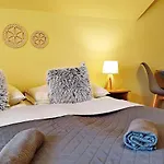 Quarto em Acomodações Particulares Paradna *