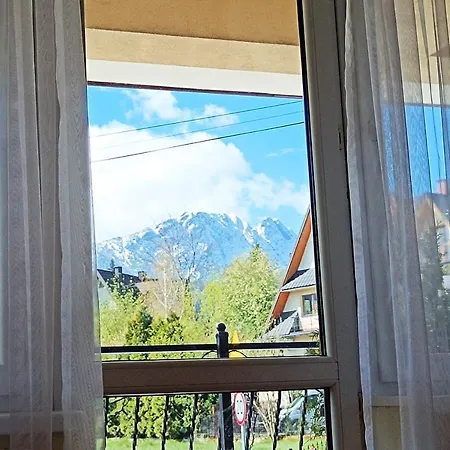 Δωμάτια σε οικογενειακή κατοικία Paradna